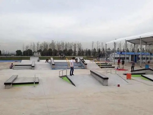 為什么要租賃板場道具而不是直接建造個滑板場？